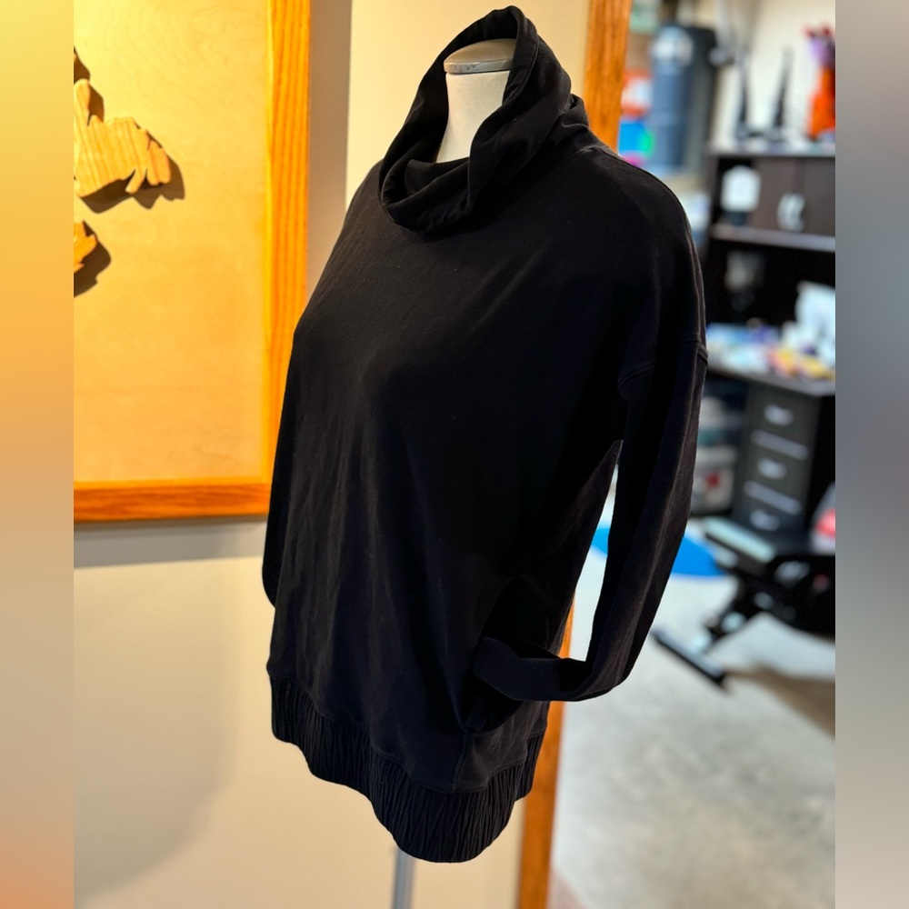 Lululemon kick the cloud funnel neck sweater - worn